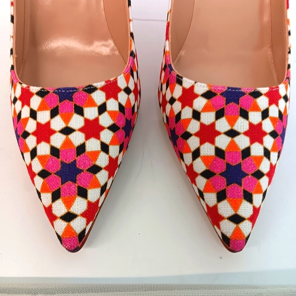 Manolo Blahnik Women's Pointed BB Linen Stiletto Pumps - EU37/US7 - Picture 4 of 12